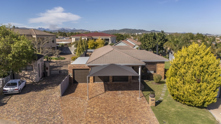 5 Bedroom Property for Sale in De Oude Spruit Western Cape